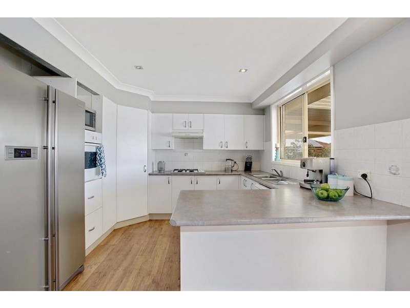 76 Crommelin Crescent, St Helens Park NSW 2560