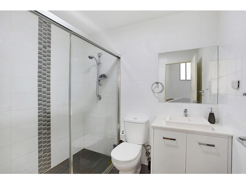 42/31-35 Chamberlain Street, Campbelltown NSW 2560