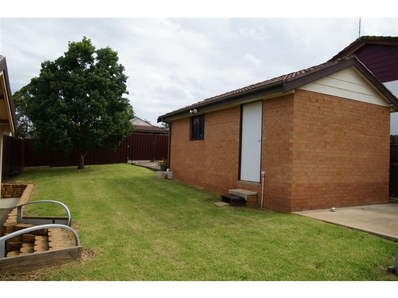 2 Pocket Close, Ambarvale NSW 2560