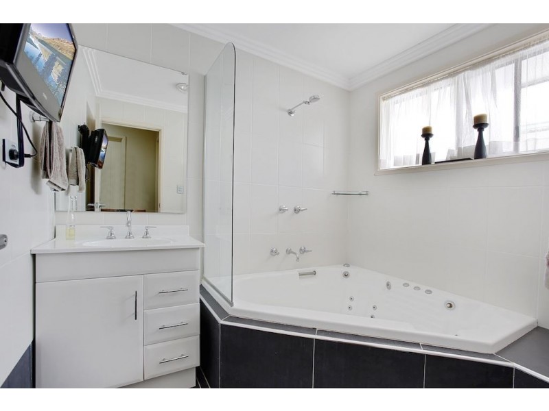 24 Boeing Crescent, Raby NSW 2566