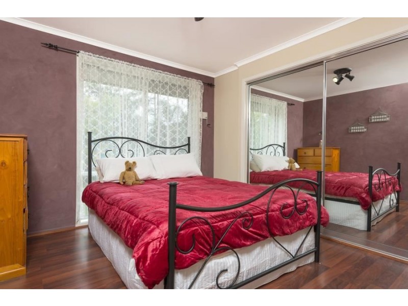 13 Amethyst Place, Eagle Vale NSW 2558