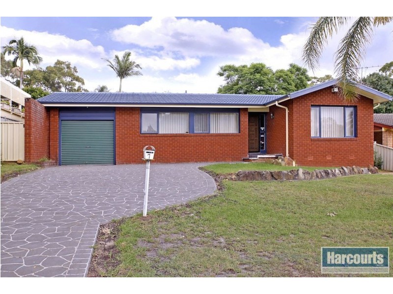 7 Greenoaks Avenue, Bradbury NSW 2560