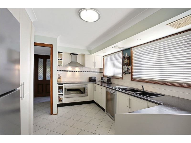 18 Chardonnay Ave, Eschol Park NSW 2558