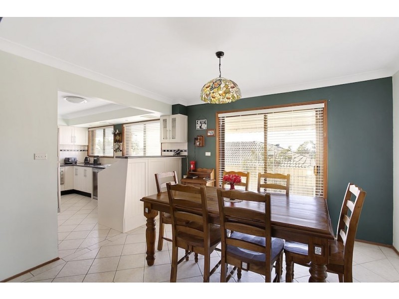 18 Chardonnay Ave, Eschol Park NSW 2558