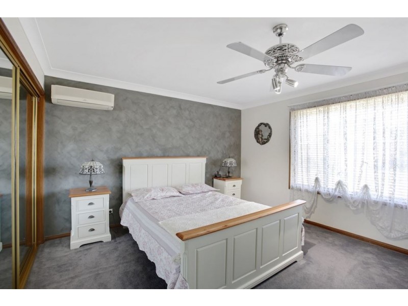 18 Chardonnay Ave, Eschol Park NSW 2558