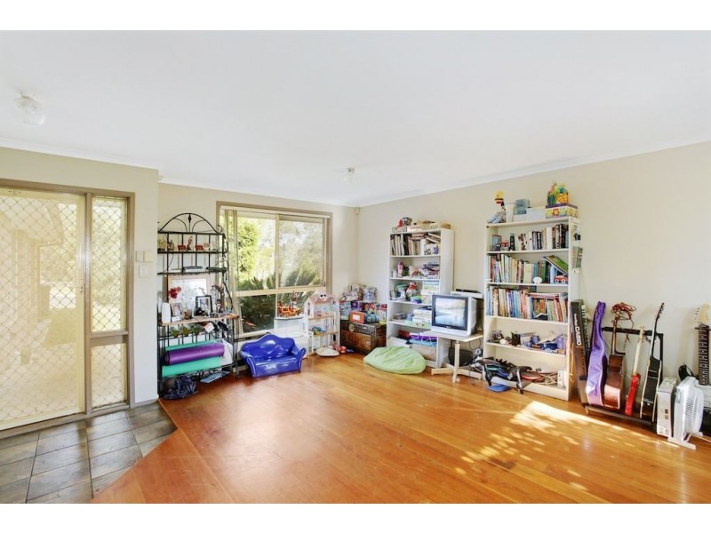33 Kellerman Drive, St Helens Park NSW 2560