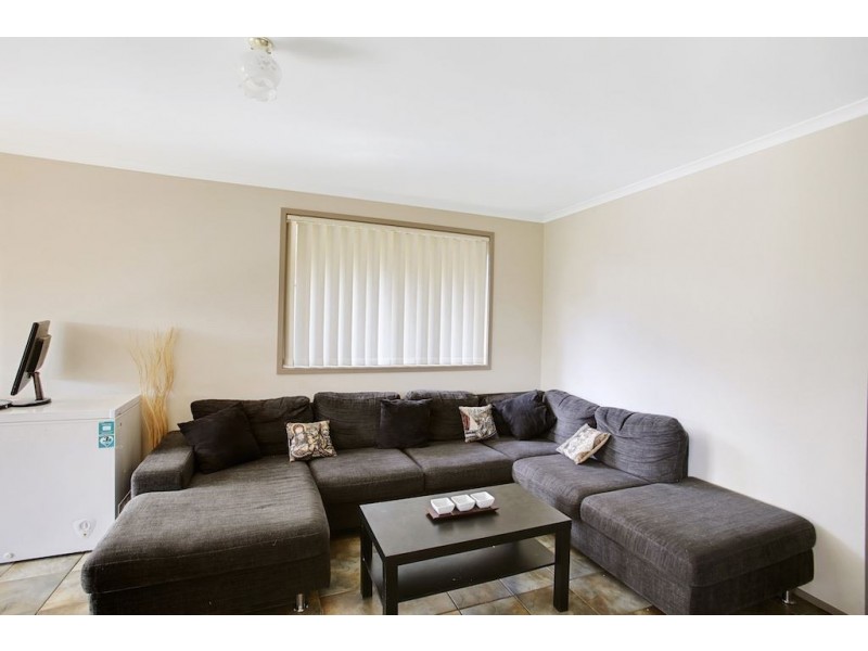 33 Kellerman Drive, St Helens Park NSW 2560