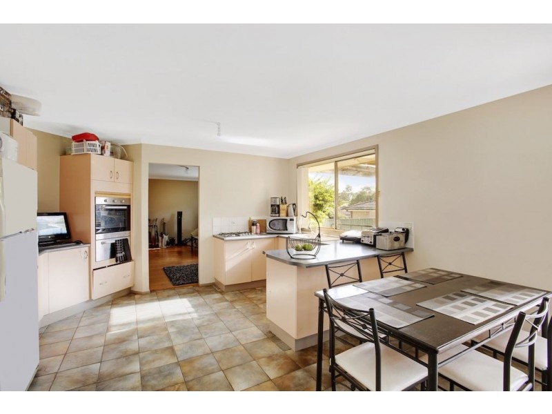 33 Kellerman Drive, St Helens Park NSW 2560