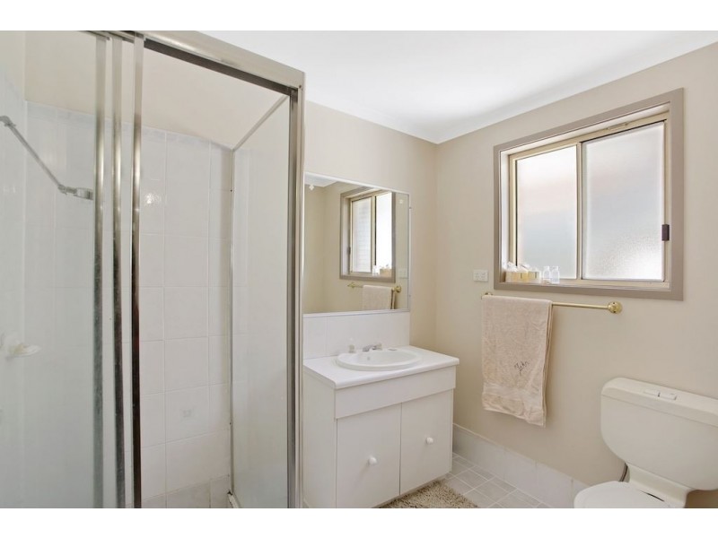 33 Kellerman Drive, St Helens Park NSW 2560