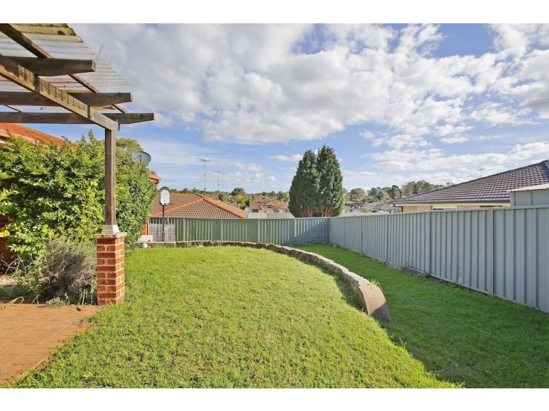 33 Kellerman Drive, St Helens Park NSW 2560
