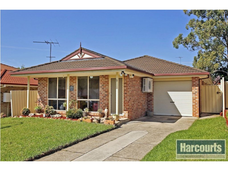 9 Cusack Close, St Helens Park NSW 2560