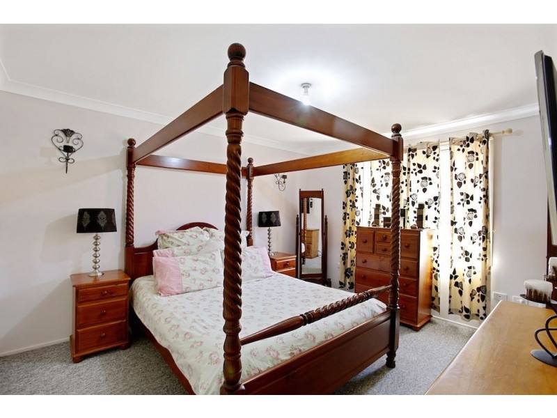 9 Cusack Close, St Helens Park NSW 2560