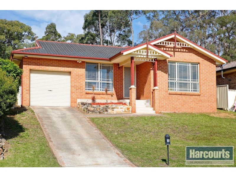 10 Meredith Crescent, St Helens Park NSW 2560