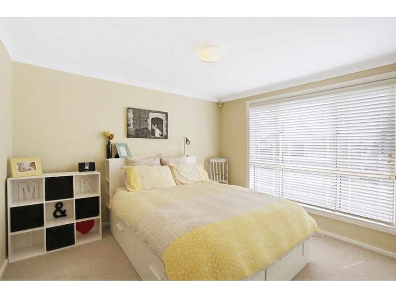 10 Meredith Crescent, St Helens Park NSW 2560