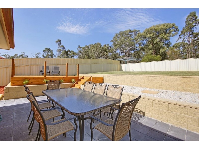 10 Meredith Crescent, St Helens Park NSW 2560