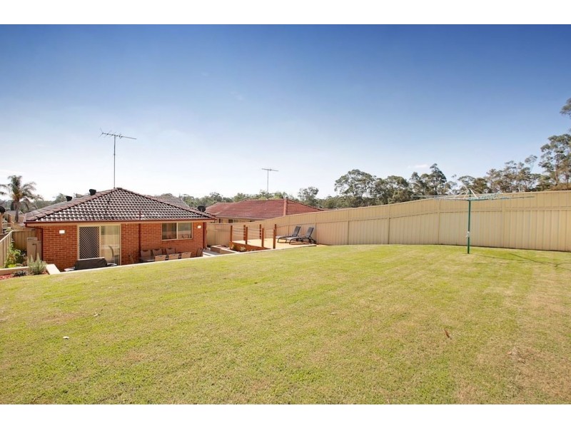 10 Meredith Crescent, St Helens Park NSW 2560