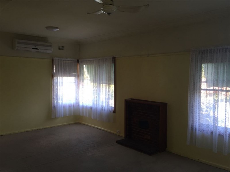 12 Bocking Ave, Bradbury NSW 2560