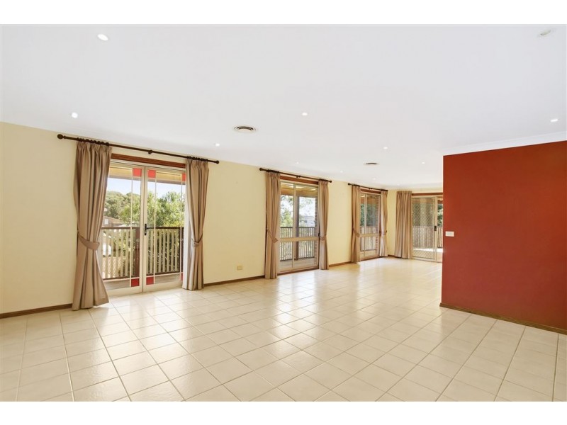 24 Nepean Towers Avenue, Glen Alpine NSW 2560