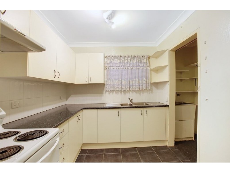 4/42 Woodhouse Drive, Ambarvale NSW 2560