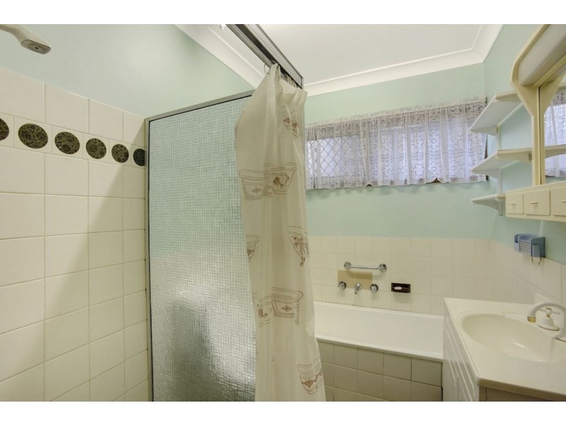 4/42 Woodhouse Drive, Ambarvale NSW 2560