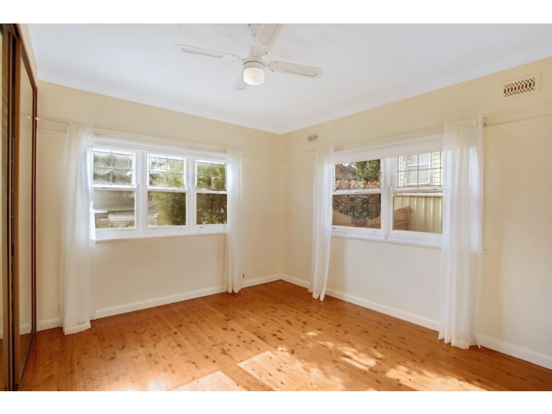 71 Lithgow Street, Campbelltown NSW 2560