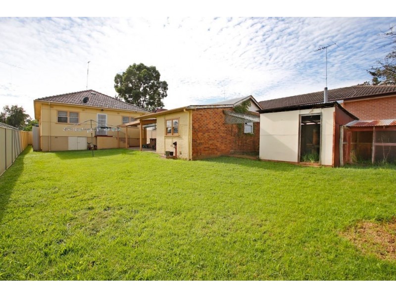 71 Lithgow Street, Campbelltown NSW 2560