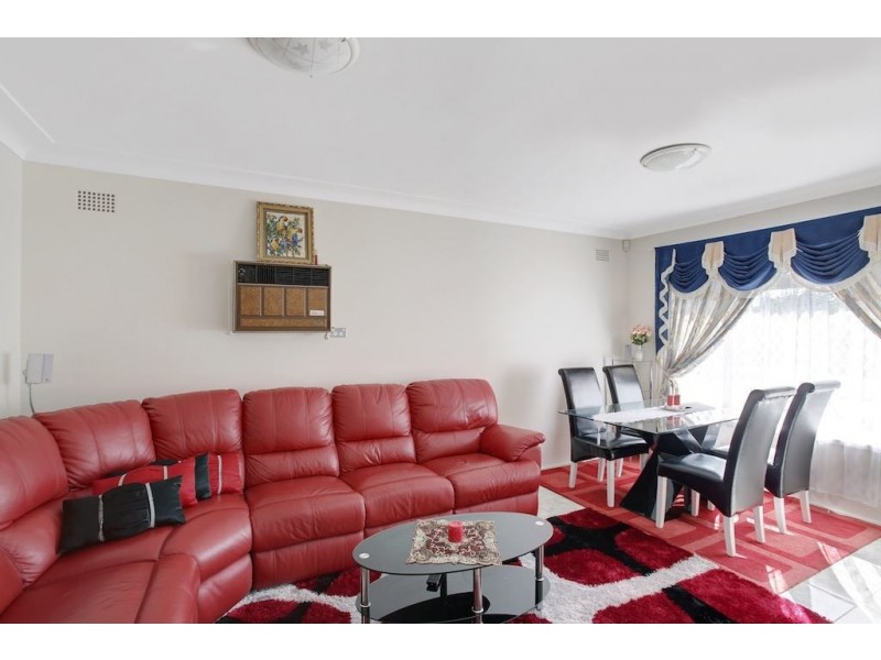 19 Raymond Avenue, Campbelltown NSW 2560