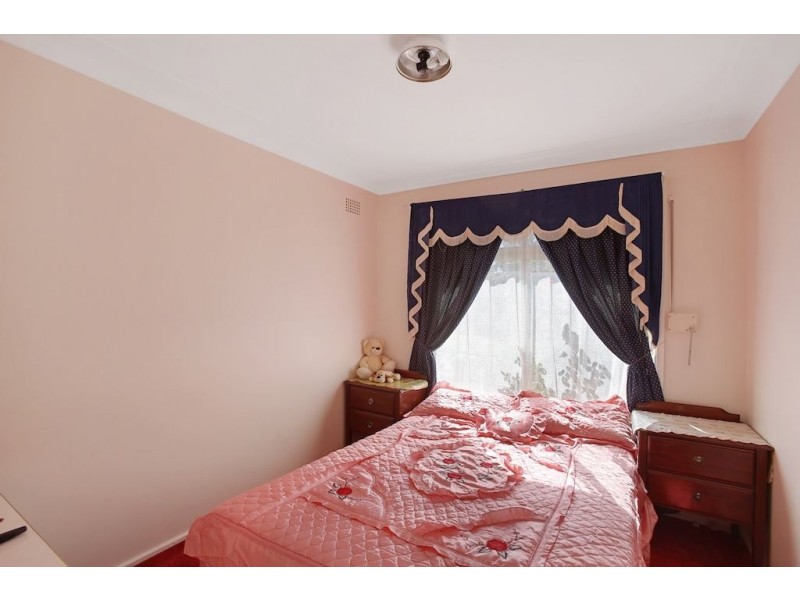 19 Raymond Avenue, Campbelltown NSW 2560