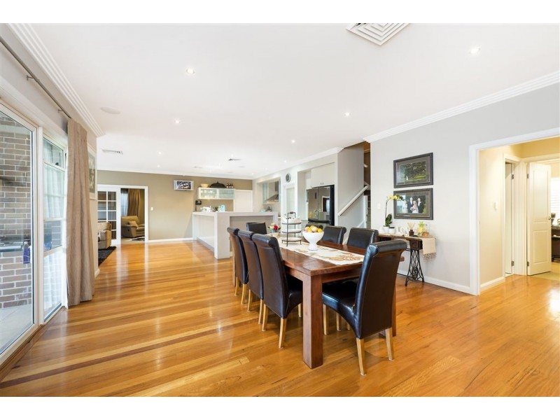 5 St Aubins Place, Glen Alpine NSW 2560