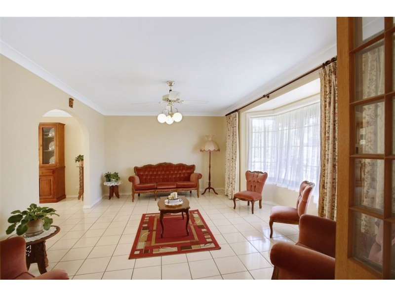 33 Mount Sugarloaf Drive, Glen Alpine NSW 2560