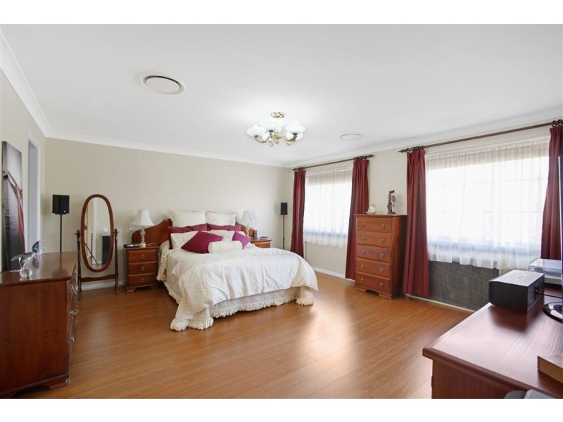 33 Mount Sugarloaf Drive, Glen Alpine NSW 2560