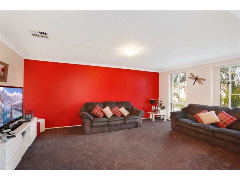 96 Englorie Park Drive, Glen Alpine NSW 2560