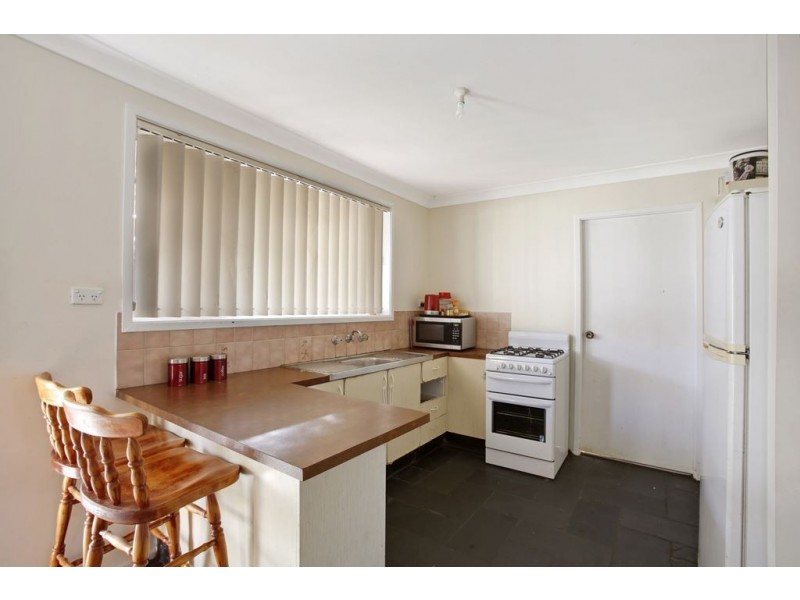 95 Potoroo Ave, St Helens Park NSW 2560