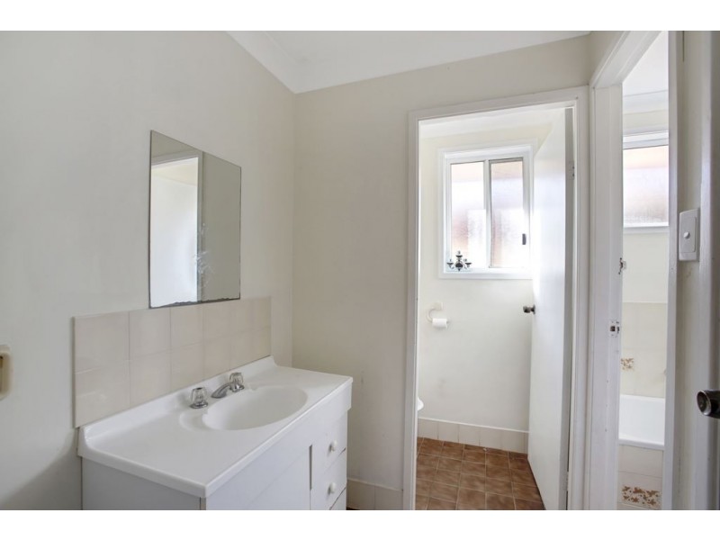 95 Potoroo Ave, St Helens Park NSW 2560