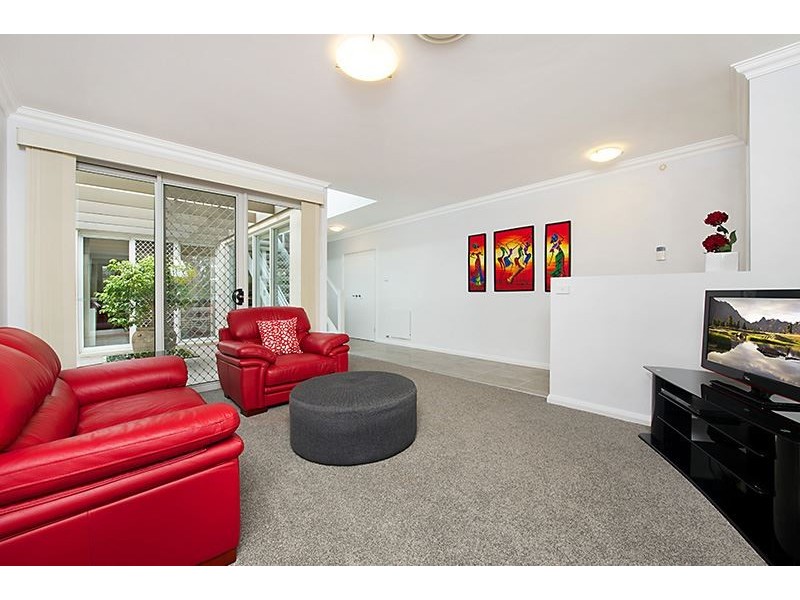 6 Padua Lane, Campbelltown NSW 2560