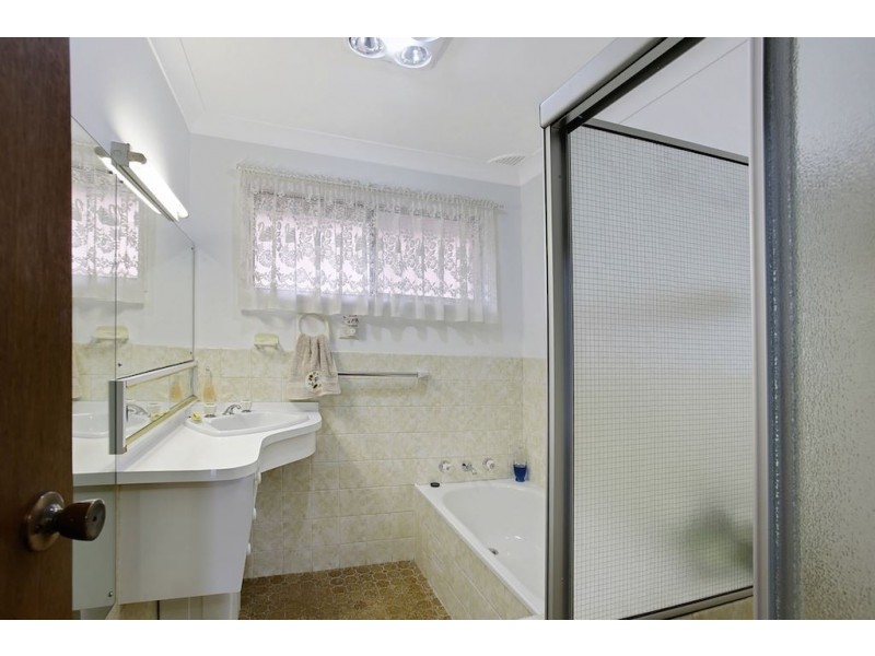 50 Pinaroo Cresent, Bradbury NSW 2560