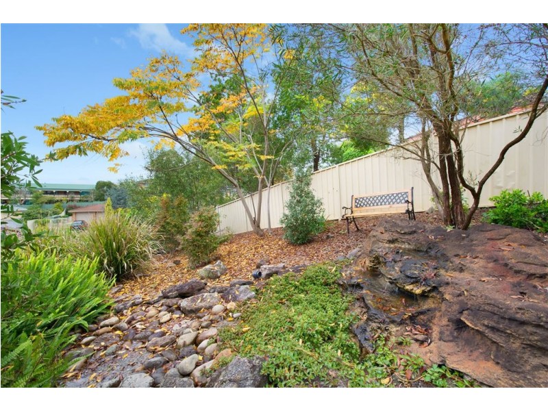 1 Hythe Place, Glen Alpine NSW 2560