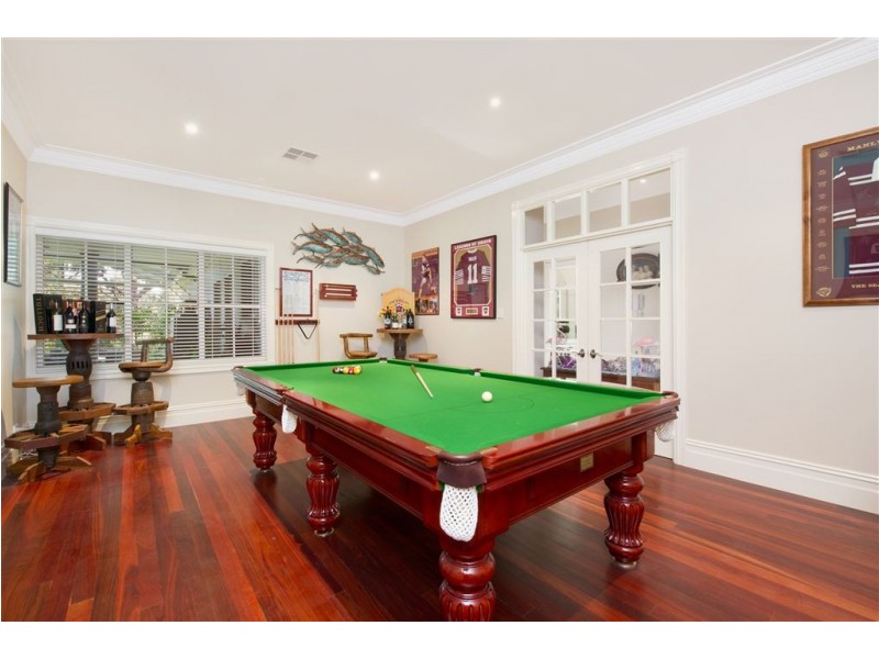 9 Domenics Place, Grasmere NSW 2570
