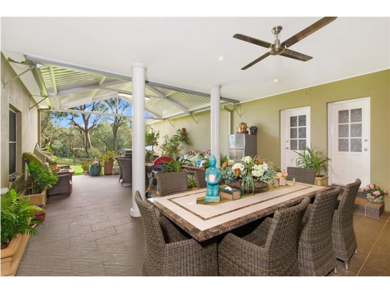9 Domenics Place, Grasmere NSW 2570