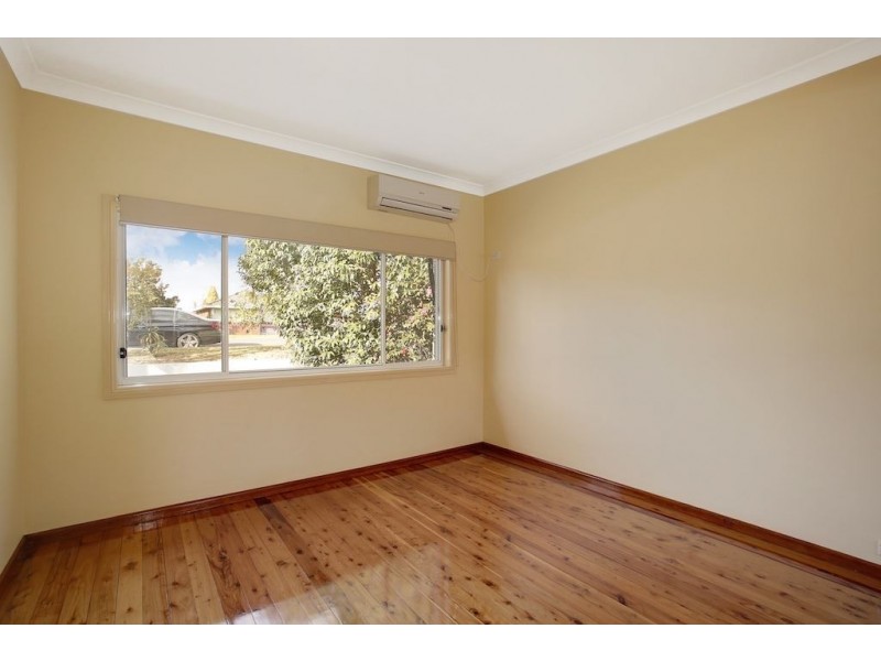 155 Waminda Ave, Campbelltown NSW 2560