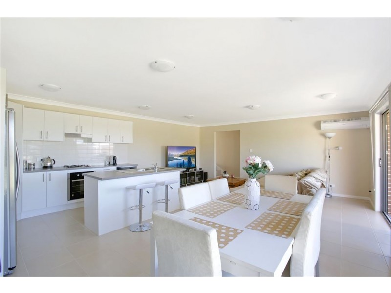 17 Marian Drive, Rosemeadow NSW 2560