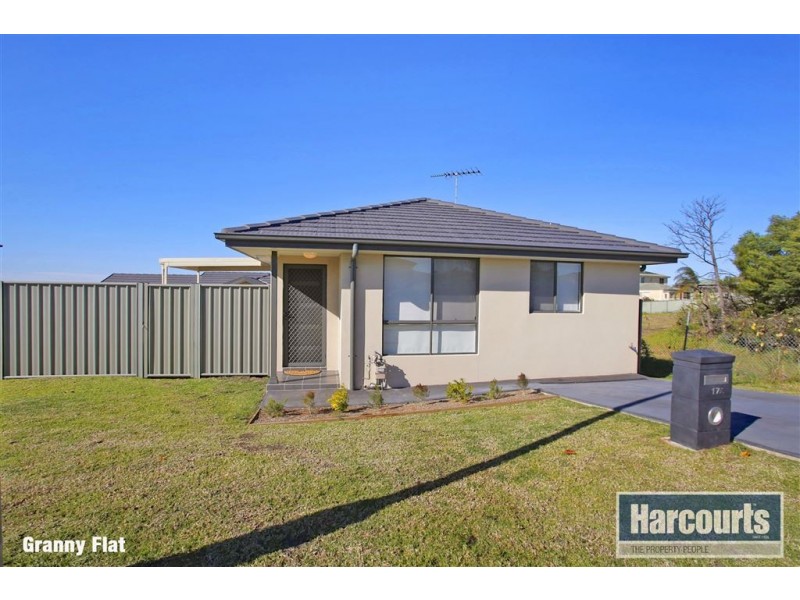 17 Marian Drive, Rosemeadow NSW 2560
