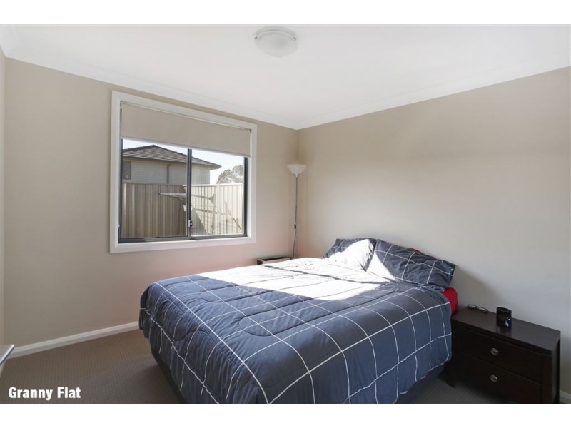 17 Marian Drive, Rosemeadow NSW 2560