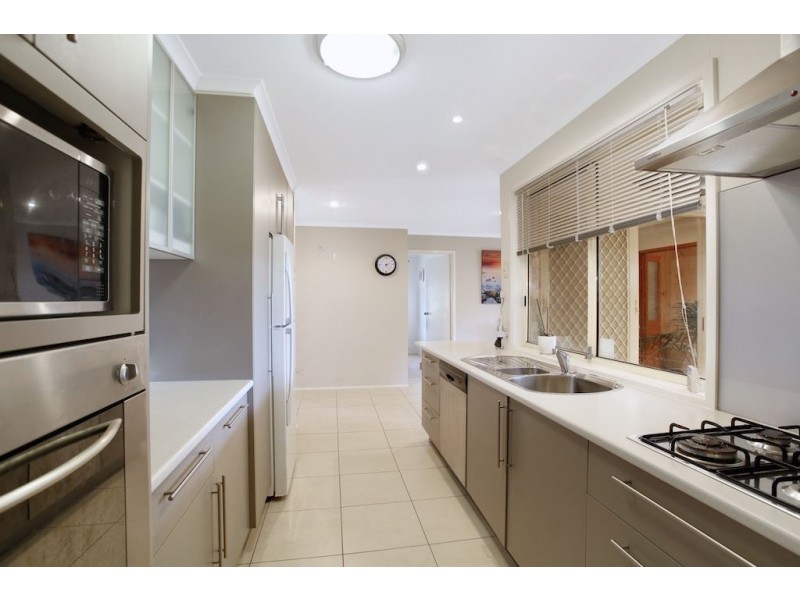322 Copperfield Drive, Rosemeadow NSW 2560