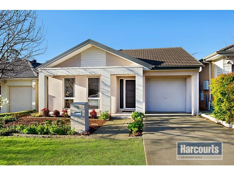 5 Carlton Road, Campbelltown NSW 2560