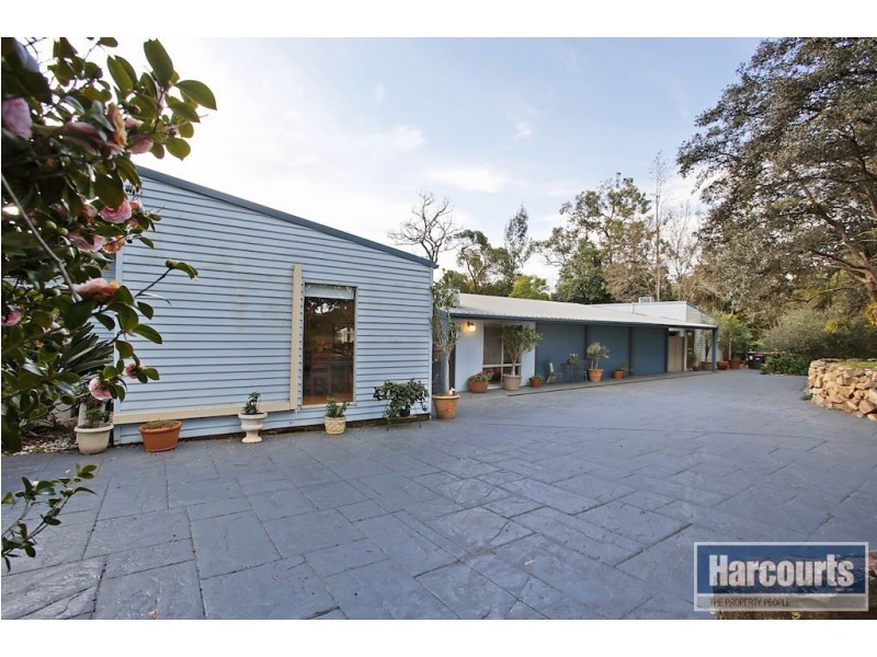 239 Georges River Rd, Kentlyn NSW 2560