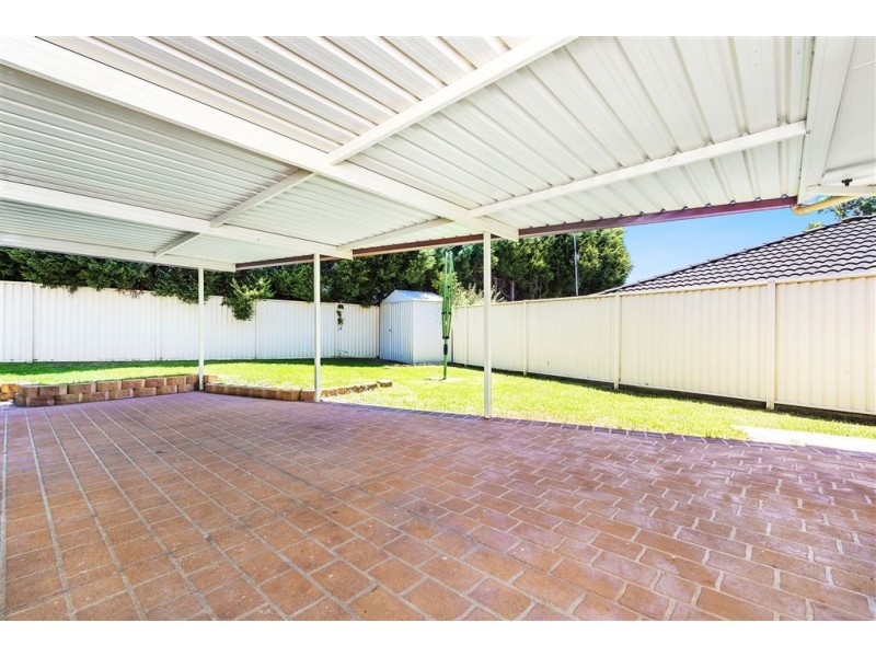 16 Elliot Place, St Helens Park NSW 2560