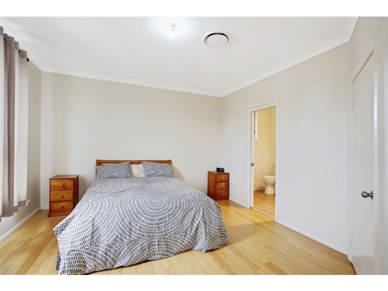 15 Vaucluse Place, Glen Alpine NSW 2560