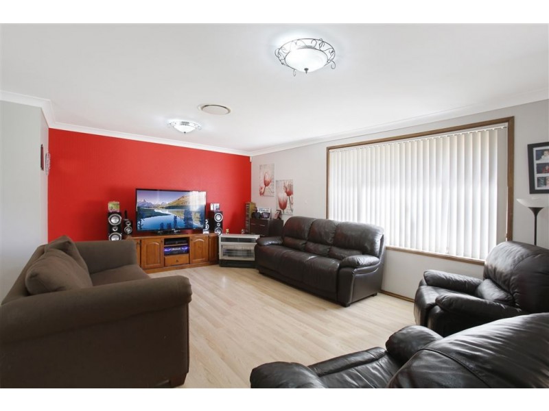 21 Clennam Avenue, Ambarvale NSW 2560