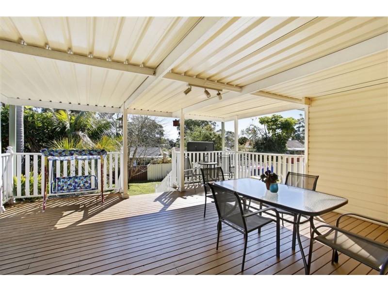 15 Manooka Crescent, Bradbury NSW 2560